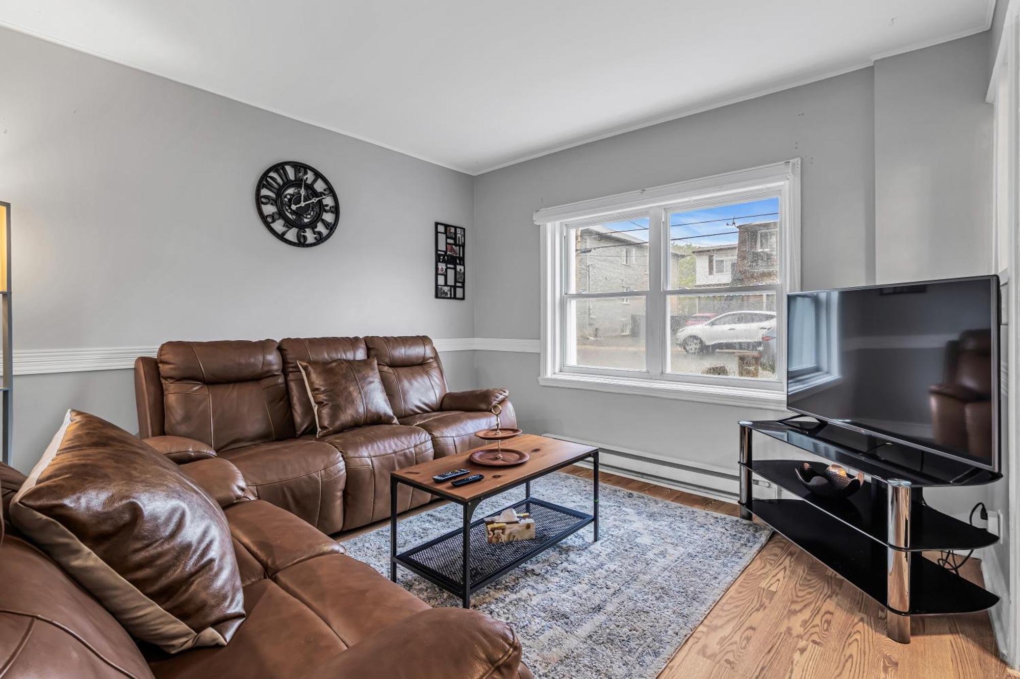 Beautiful 2 Bdr South Shore Montreal Longueuil Exterior photo